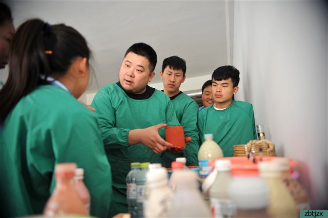 孫亞飛，用行動(dòng)闡釋“愛(ài)和關(guān)懷”