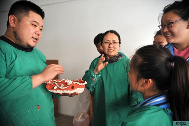 孫亞飛，用行動(dòng)闡釋“愛(ài)和關(guān)懷”