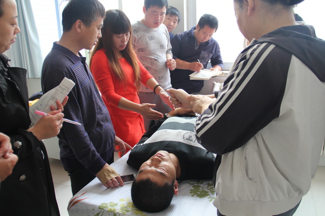 2015年殘聯(lián)按摩師培訓班在我校開班