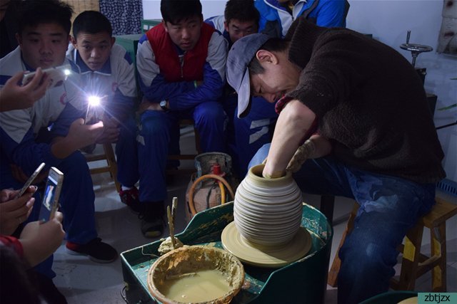 校園添陶藝 大師送藝來(lái)