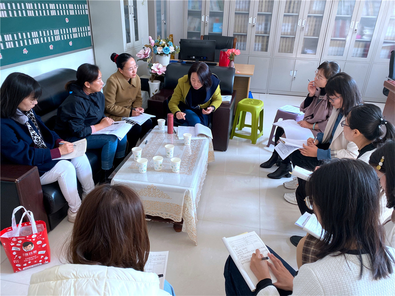 調(diào)研聽(tīng)評(píng)課 交流促成長(zhǎng)