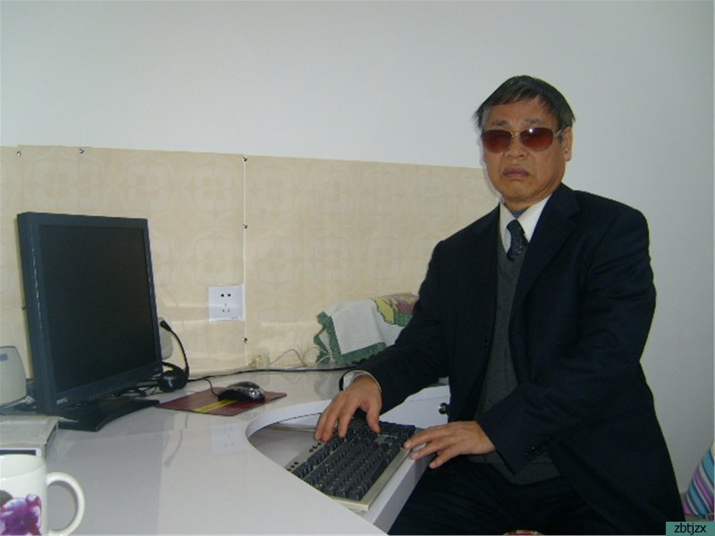 省自強(qiáng)模范、淄博市殘聯(lián)副主席，盲人協(xié)會主席——韓克常