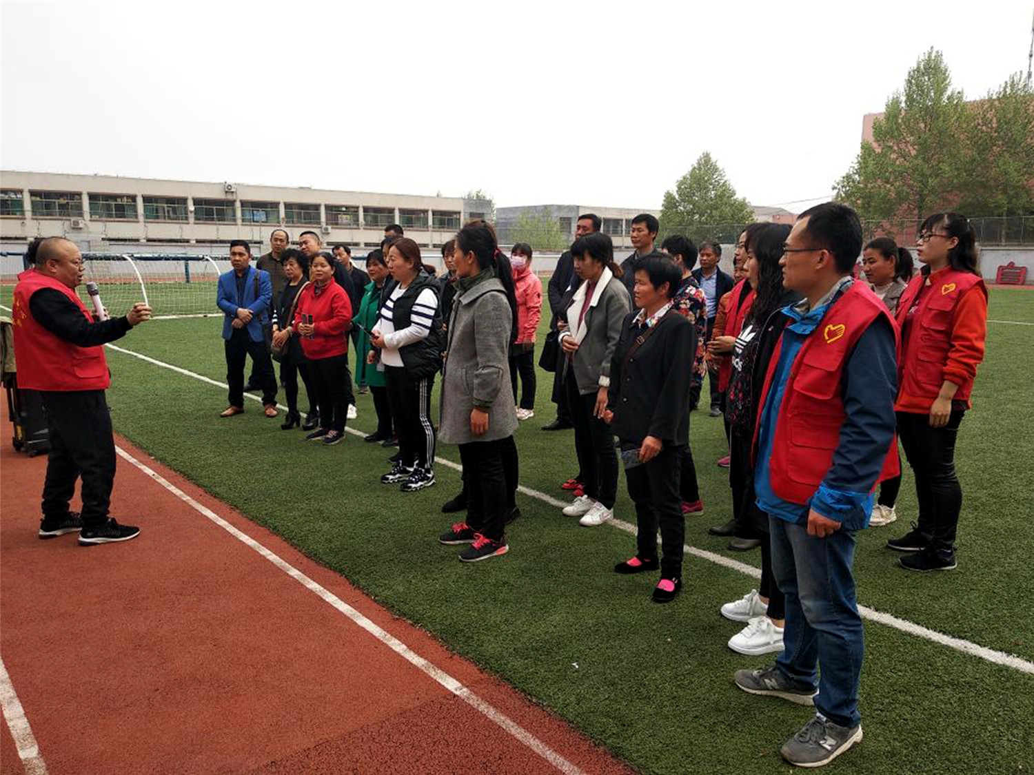 牽手同行 愛心助盲