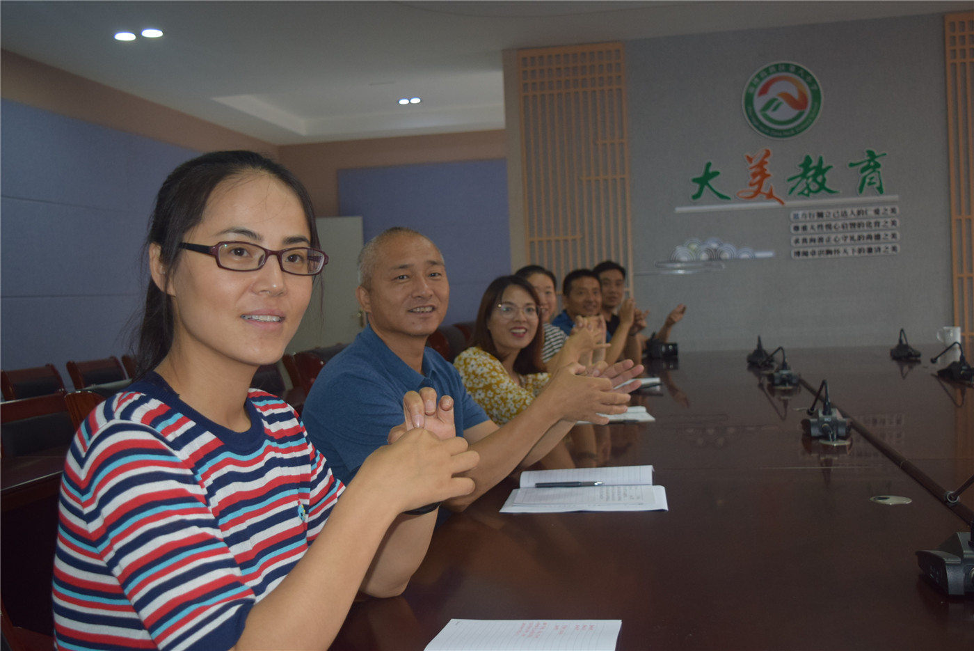 手語傳播走進(jìn)高新區(qū)第八小學(xué)