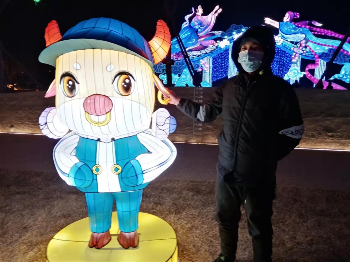 賞花燈，吃湯圓，歡天喜地鬧元宵