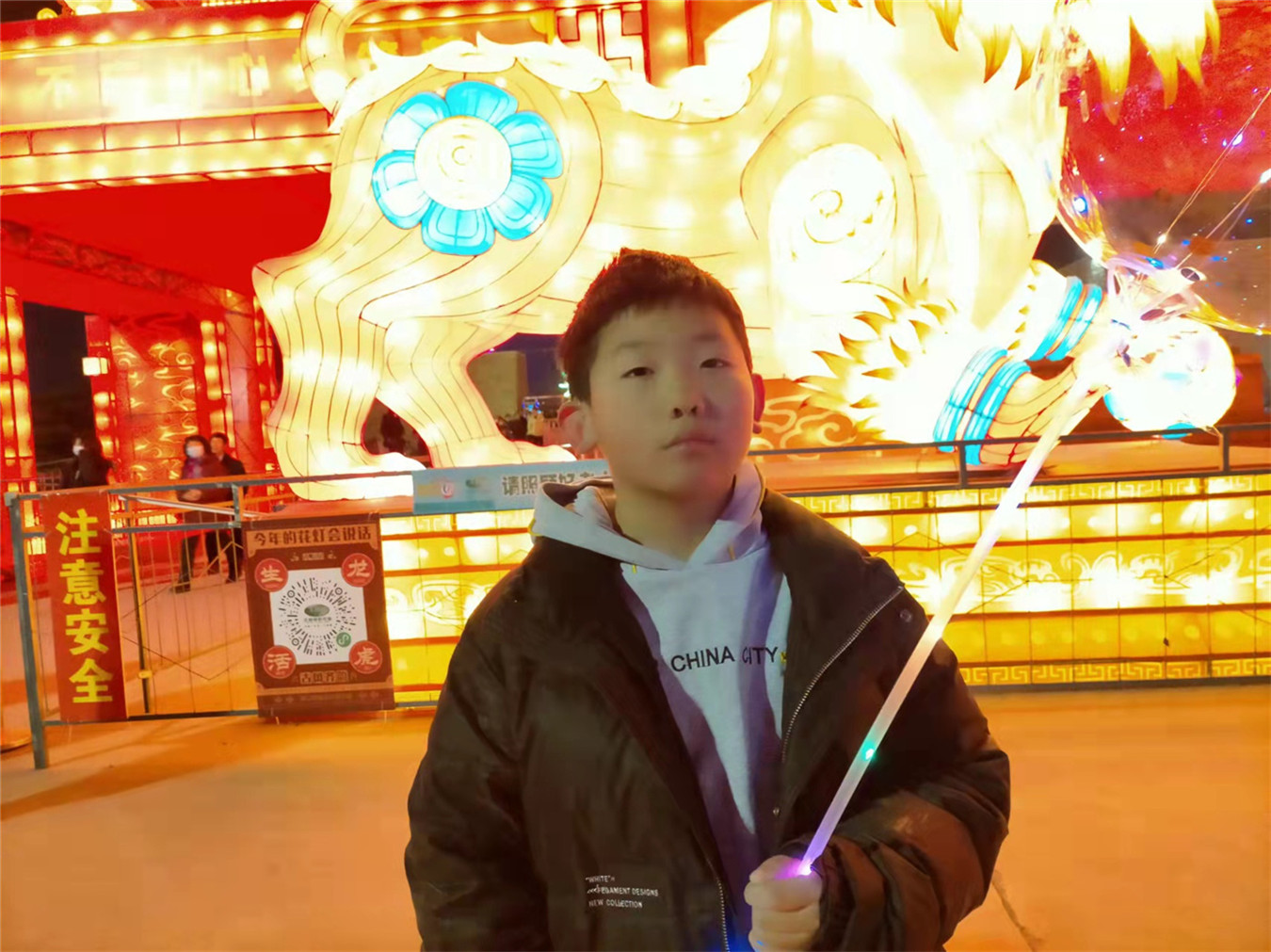 賞花燈，吃湯圓，歡天喜地鬧元宵