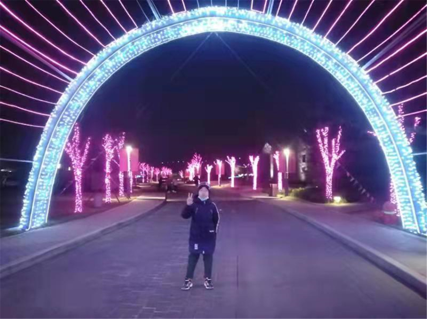 賞花燈，吃湯圓，歡天喜地鬧元宵